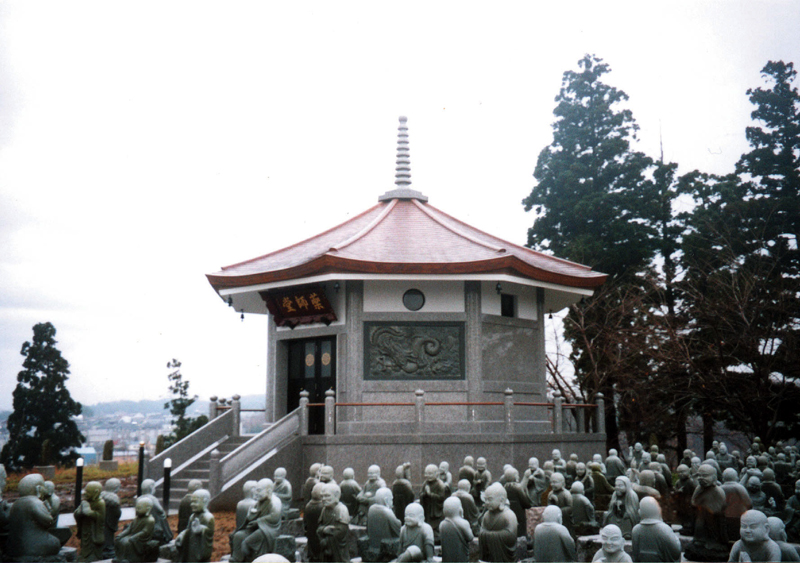 青森県青森市　見道寺（八角納経堂と五百羅漢）